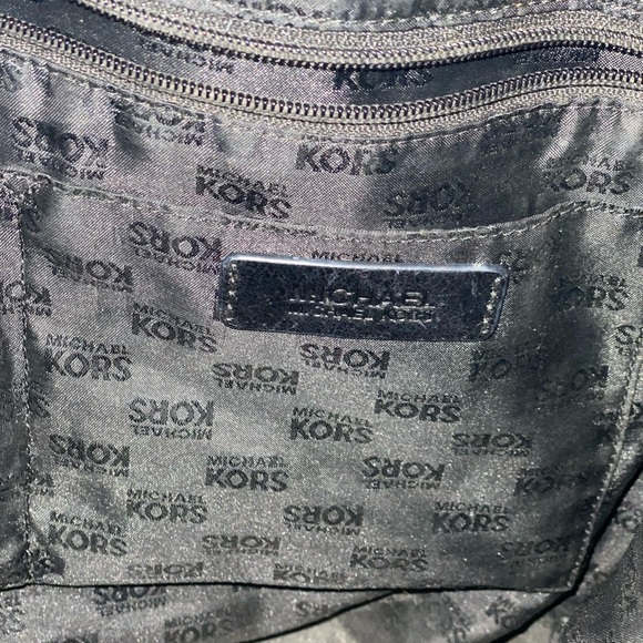 Michael kors purse - Picture 4 of 4